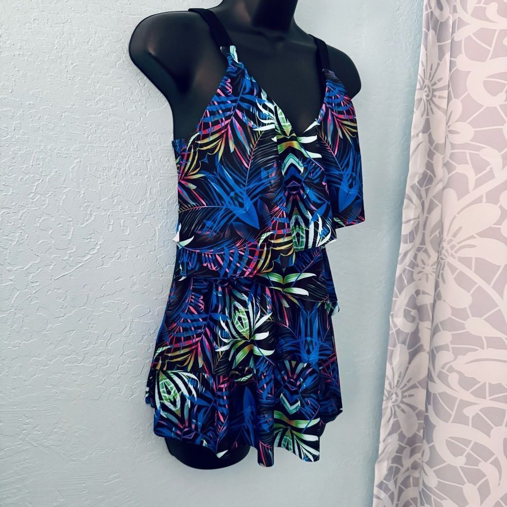 Tropical Leaf Print Ruffle Swimsuit - Picture 4 of 11